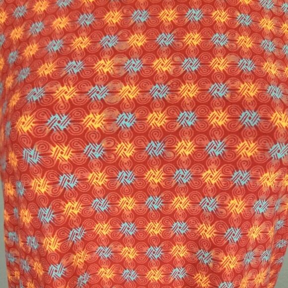 Lularoe Classic T geometric print size S - Picture 4 of 10
